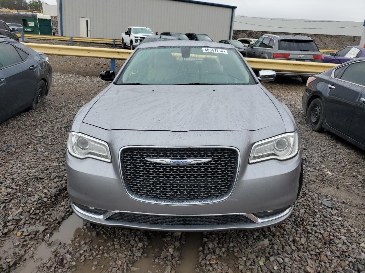 2018 Chrysler 300 VIN 2C3CCAEG0JH136632 photo 5