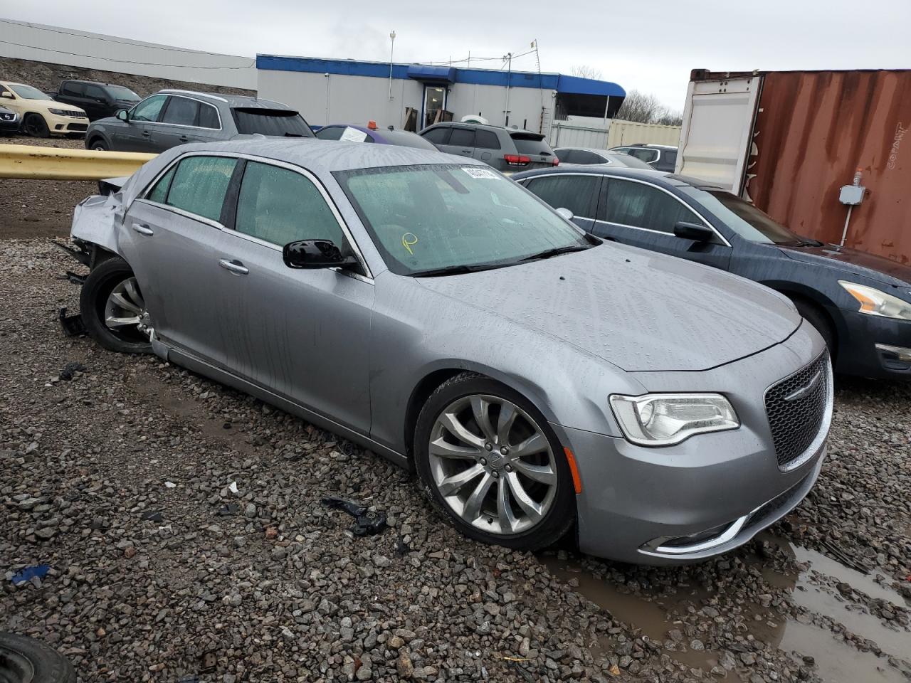2018 Chrysler 300 VIN 2C3CCAEG0JH136632 photo 4