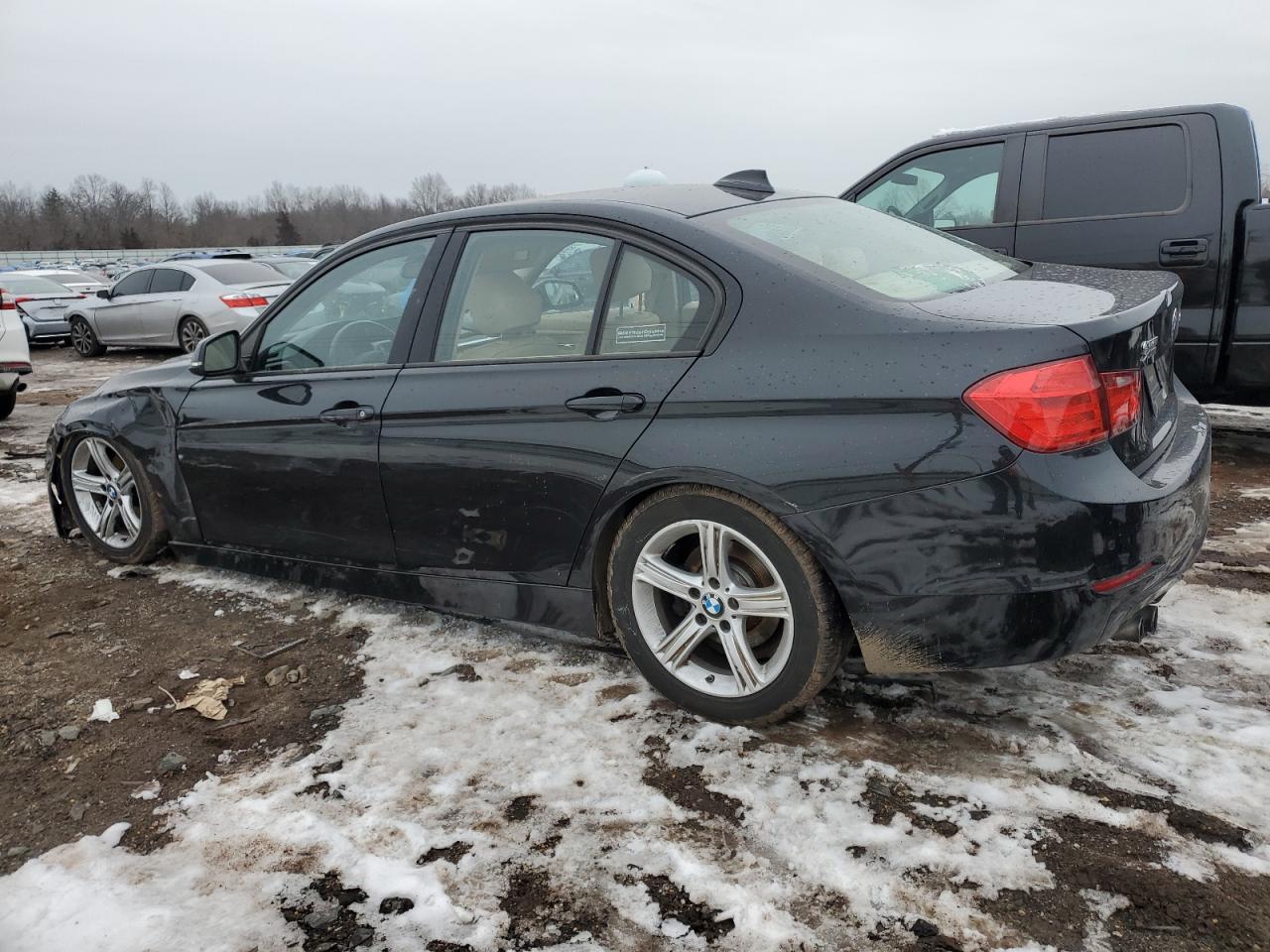 2013 BMW 3 series VIN WBA3B5C51DF594660 photo 2