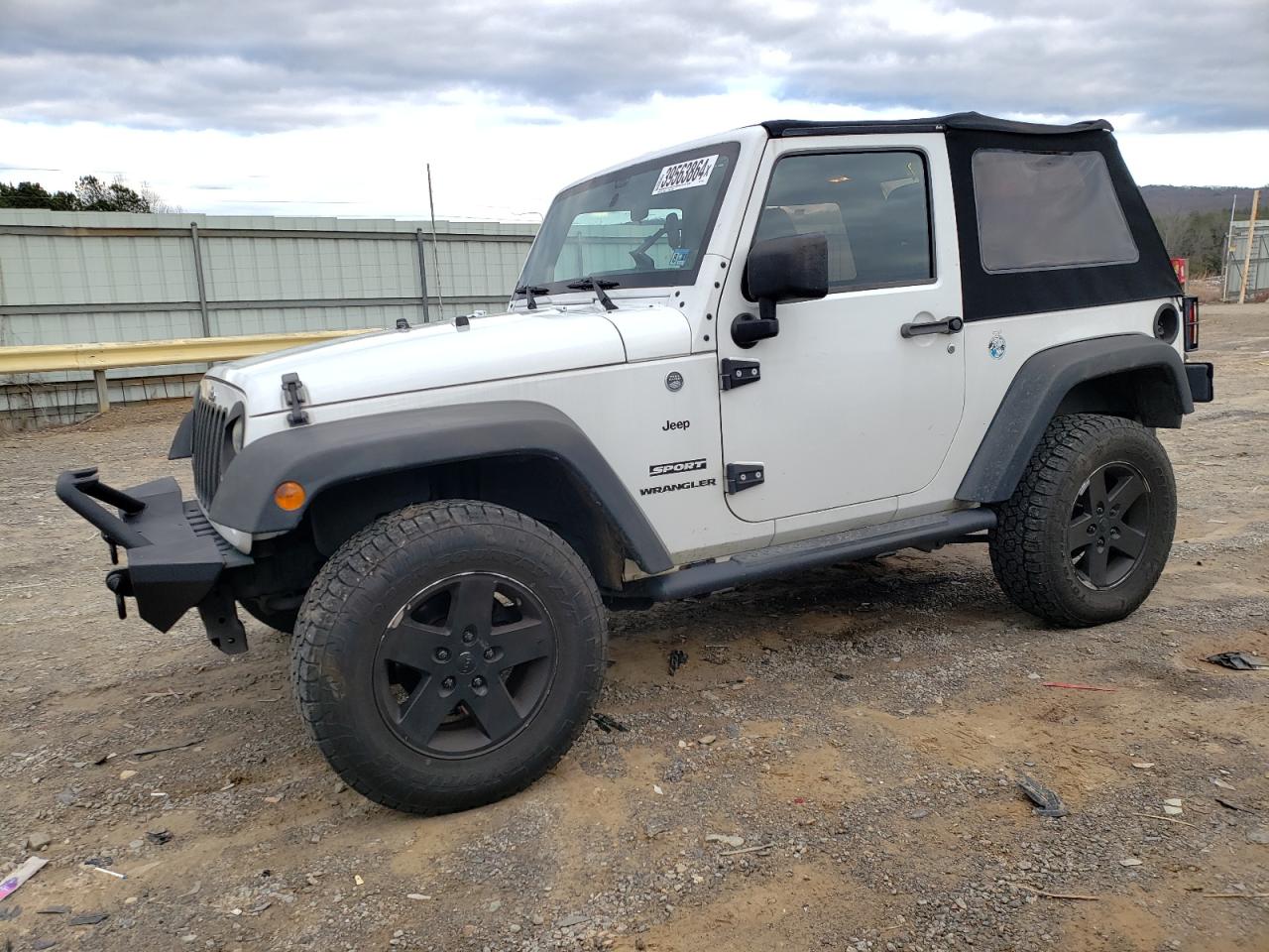 2012 Jeep Wrangler / VIN 1C4AJWAG1CL175697 photo 1
