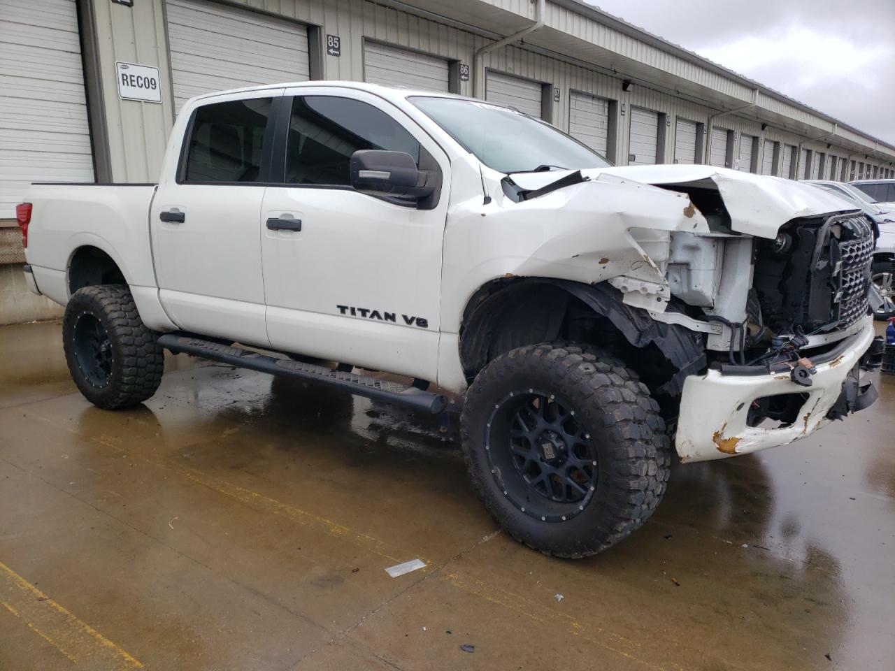 2018 NISSAN TITAN VIN 1N6AA1E59JN549452 photo 4