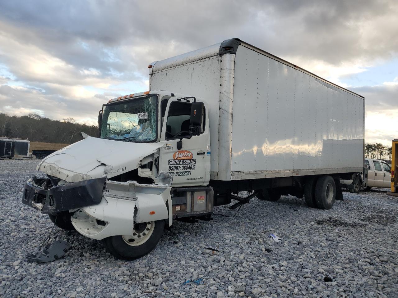 2015 Hino 258/268 VIN 5PVNJ8JVXF4S58796 photo 2