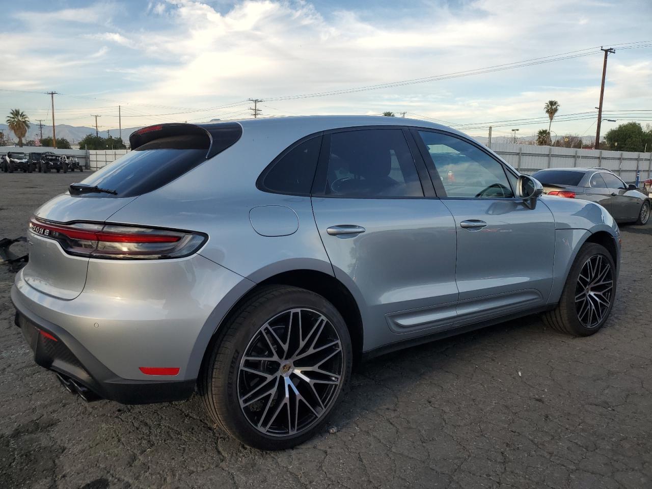 2023 PORSCHE Macan VIN WP1AA2A57PLB15659 photo 3