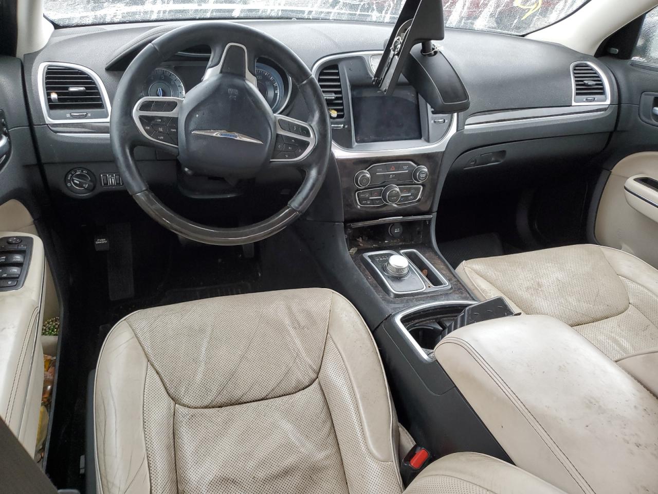 2018 Chrysler 300 VIN 2C3CCAEG0JH136632 photo 8