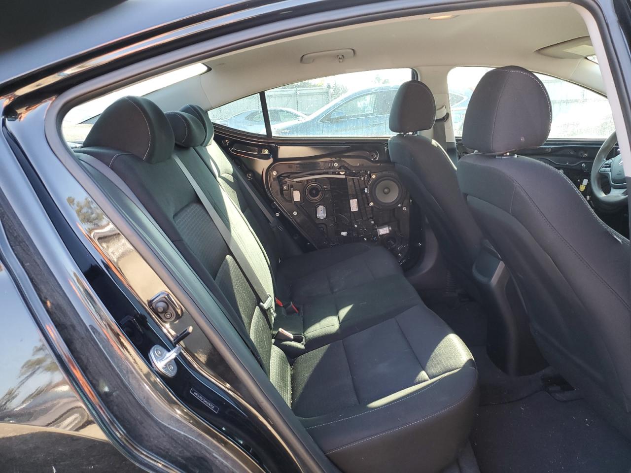 2018 Hyundai Elantra se VIN 5NPD74LF5JH376752 photo 10