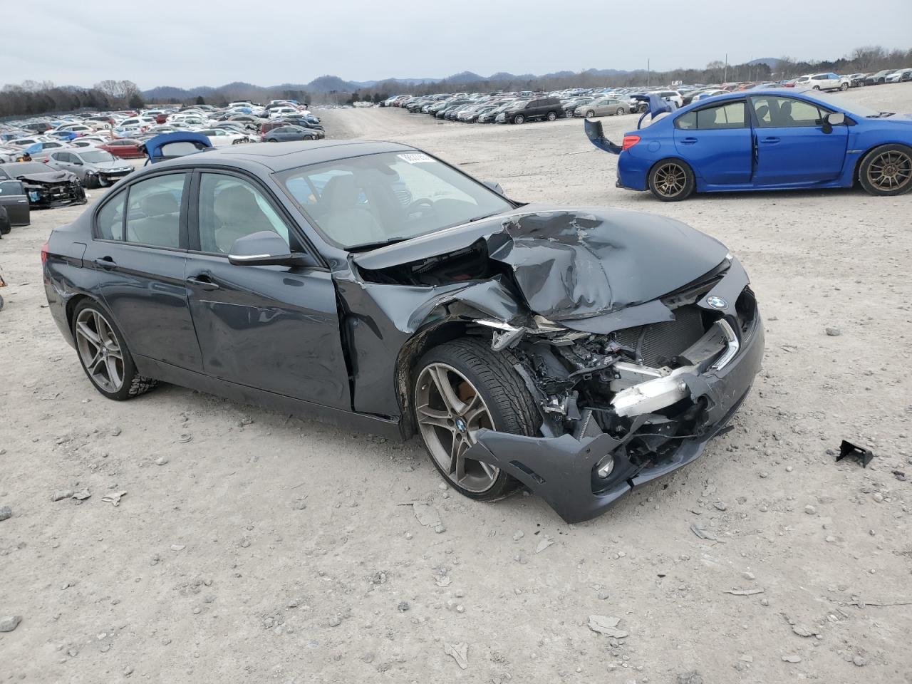 2016 BMW 3 series VIN WBA8E3G59GNT26901 photo 4