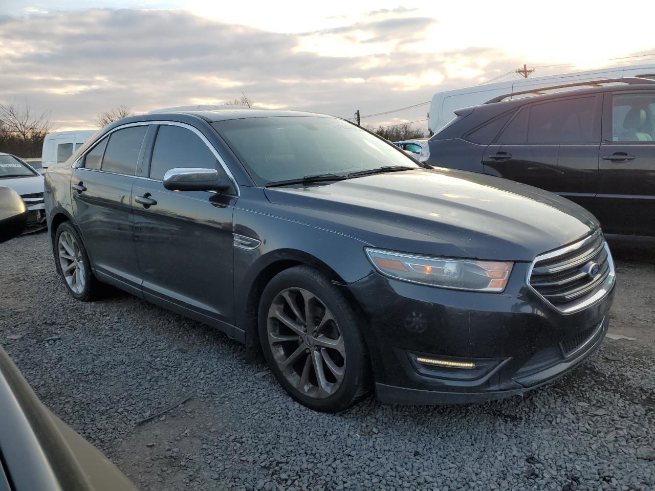2013 Ford Taurus VIN 1FAHP2F82DG192449 photo 4