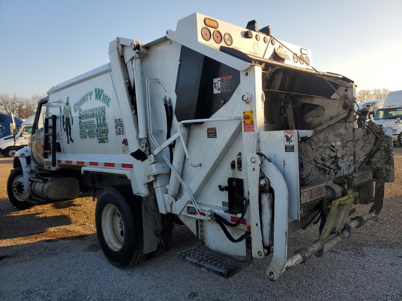 2017 International 4000 serie VIN 1HTMMMMM9HH637365 photo 3