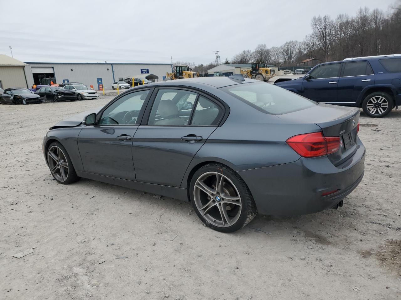 2016 BMW 3 series VIN WBA8E3G59GNT26901 photo 2