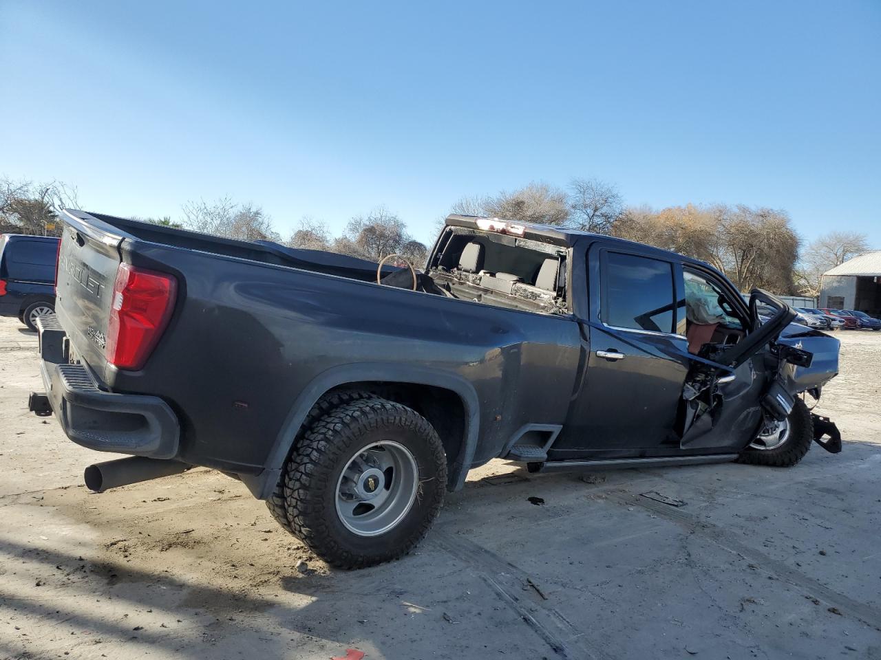 2021 Chevrolet All models VIN 1GC4YVEYXMF245798 photo 4