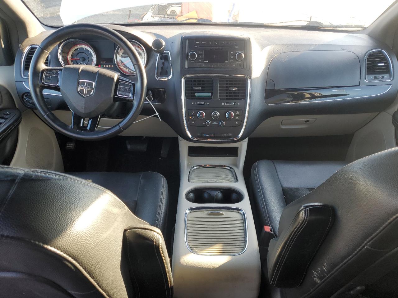 2017 Dodge Caravan VIN 2C4RDGCGXHR580906 photo 8