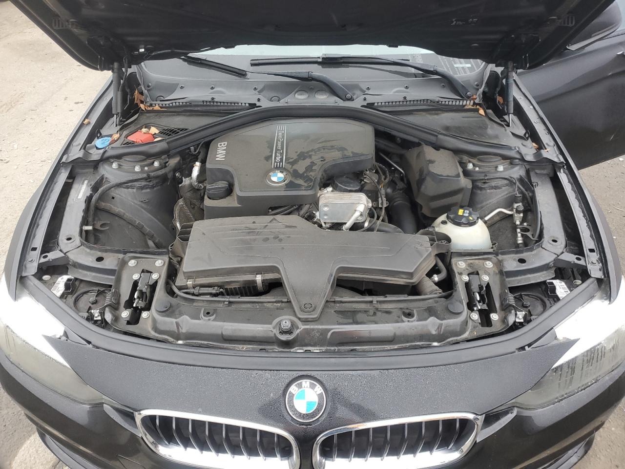 2016 BMW 3 series VIN WBA8E9C57GK648608 photo 11