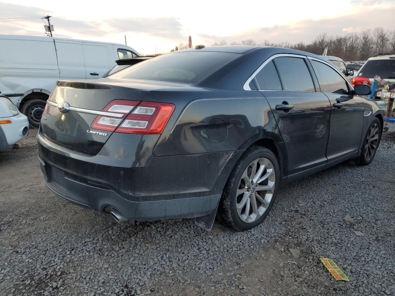 2013 Ford Taurus VIN 1FAHP2F82DG192449 photo 3