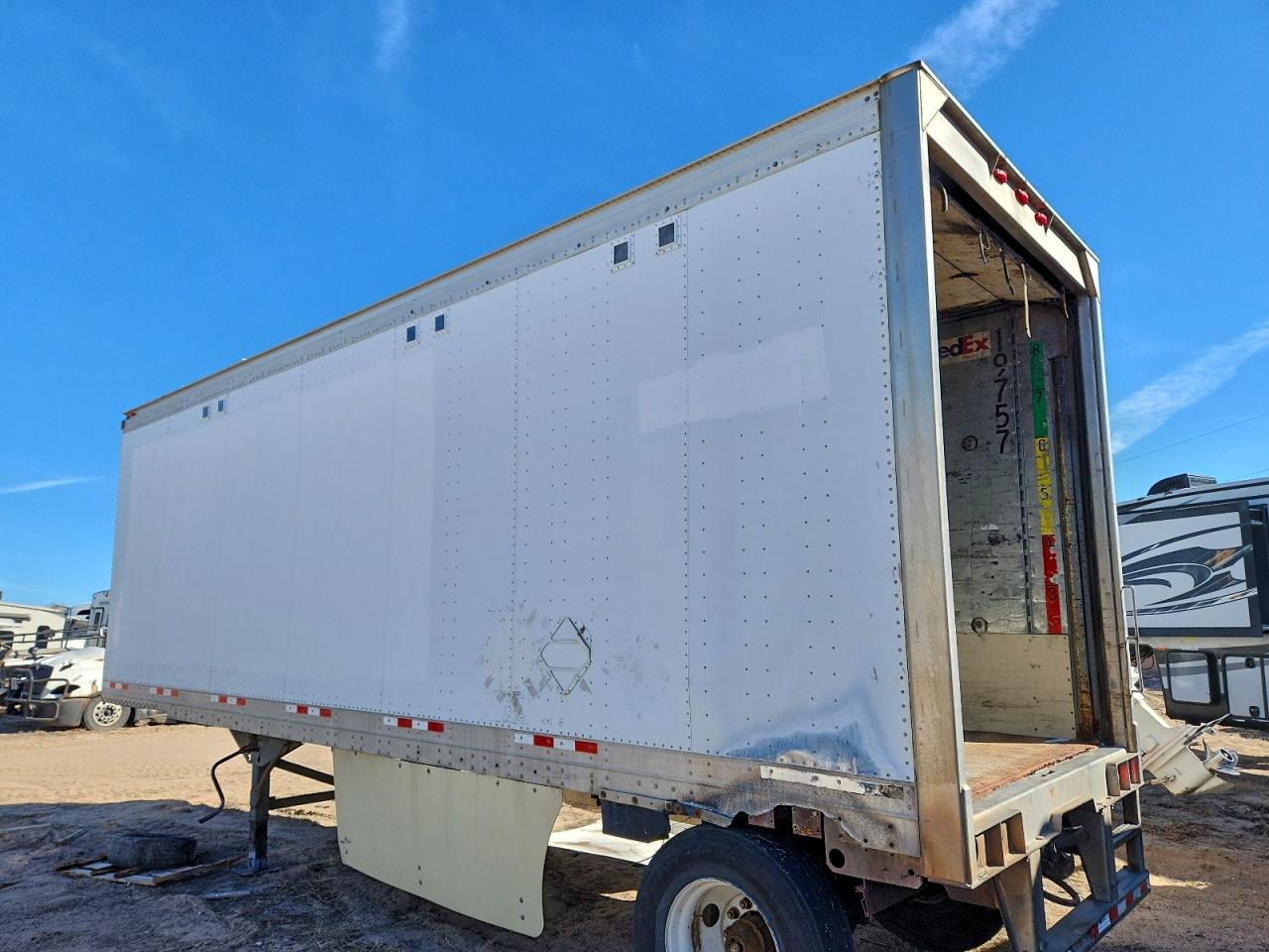 2009 GGSD Dry van tr VIN 1GRAA561X9K207159 photo 3