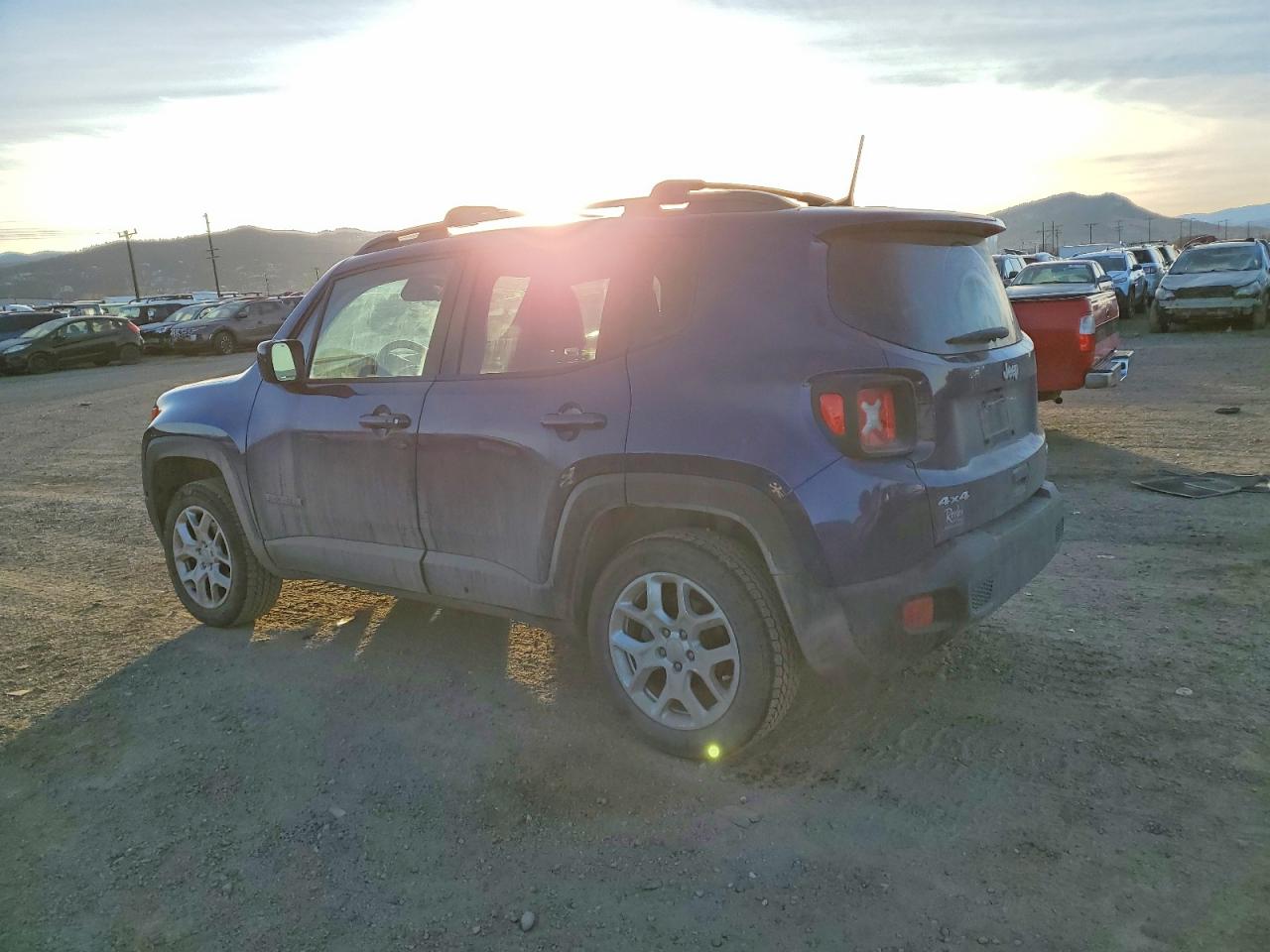 2018 Jeep Renegade VIN ZACCJBBB6JPJ08569 photo 2