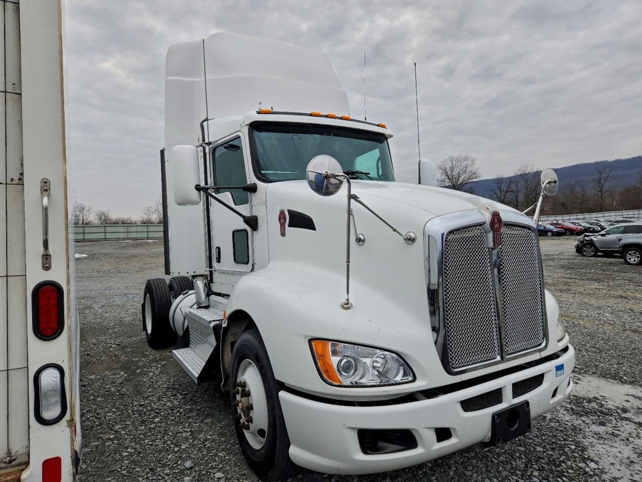 2013 KENWORTH All models VIN 1XKAA48X2DJ354794 photo 1