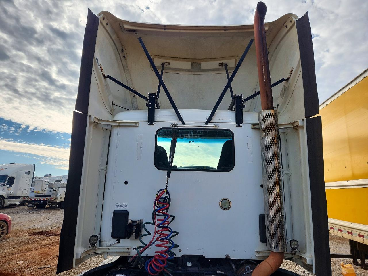 2016 PETERBILT All models VIN 1XPBA48XXGD339591 photo 2