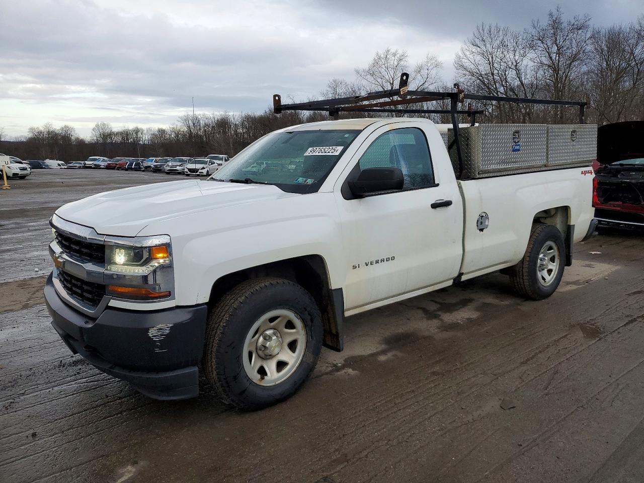 2018 Chevrolet All models VIN 1GCNKNEC6JZ280228 photo 1