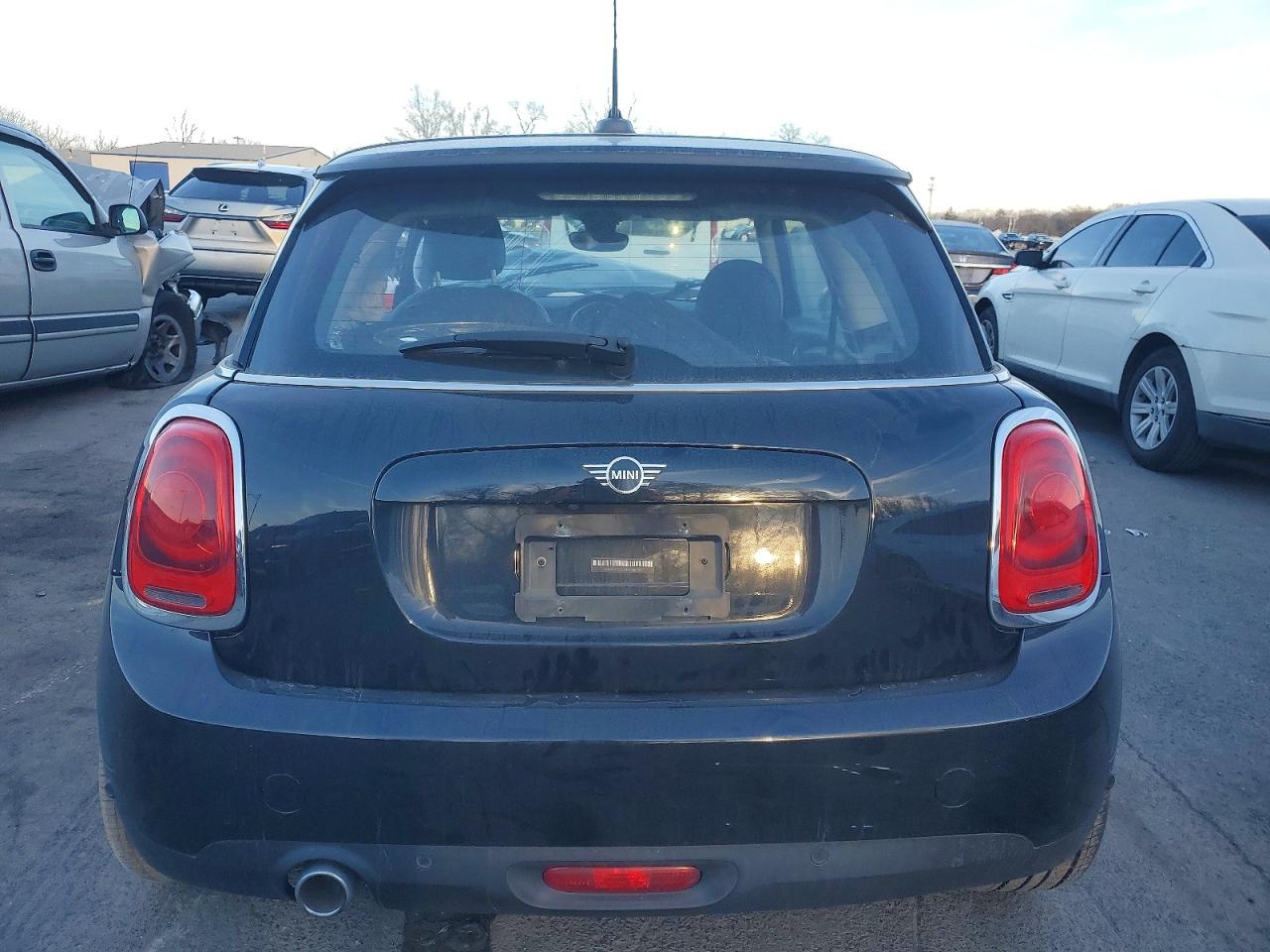 2021 MINI Cooper VIN WMWXR3C07M2N87791 photo 6