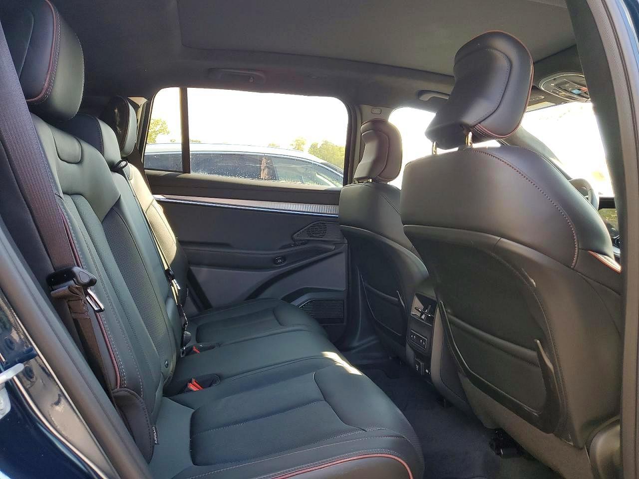 2024 Jeep Wagoneer VIN 3C4RJNAK1RT179974 photo 11