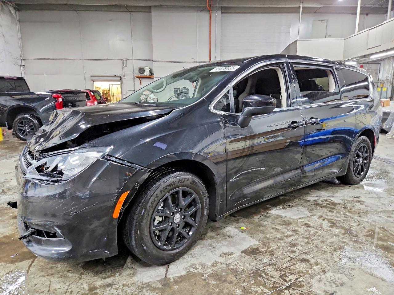 2023 CHRYSLER Minivan VIN 2C4RC1CG6PR511323 photo 1
