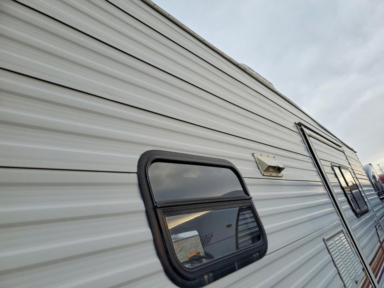 2001 JAYCO 5th wheel VIN 1UJCJ02N815DB0516 photo 9
