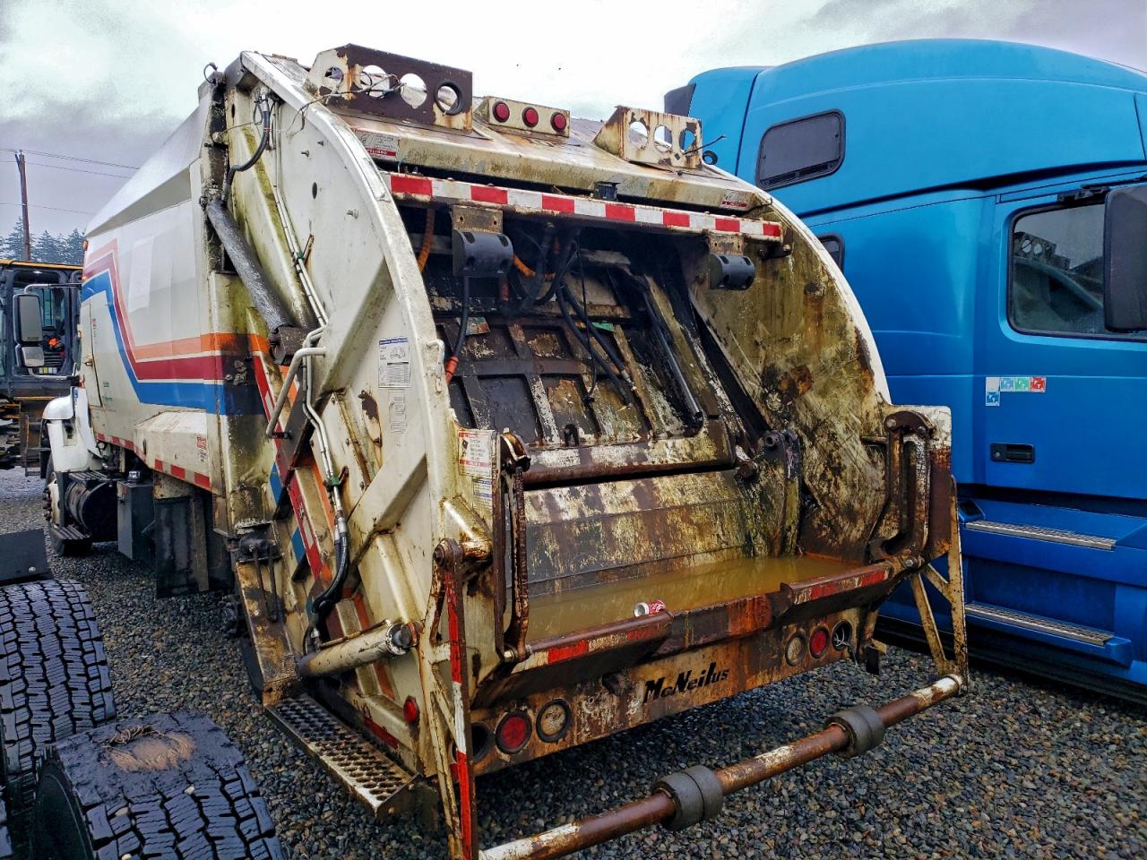 2007 International All models VIN 1HTWCAAN47J408431 photo 2