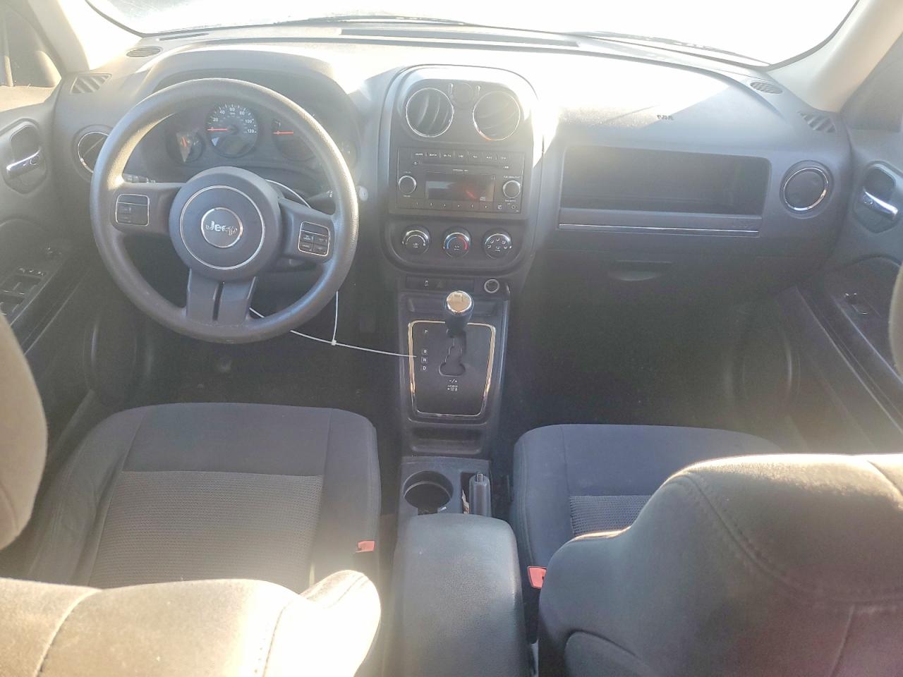 2011 Jeep Patriot VIN 1J4NT1GA2BD170349 photo 8