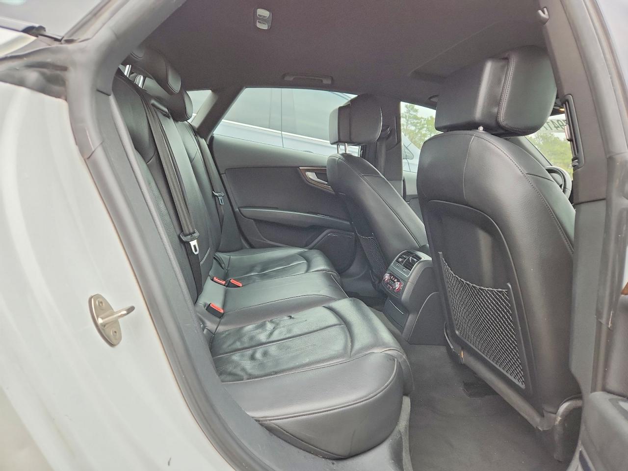 2016 Audi A7 VIN WAUWGAFC7GN058579 photo 10