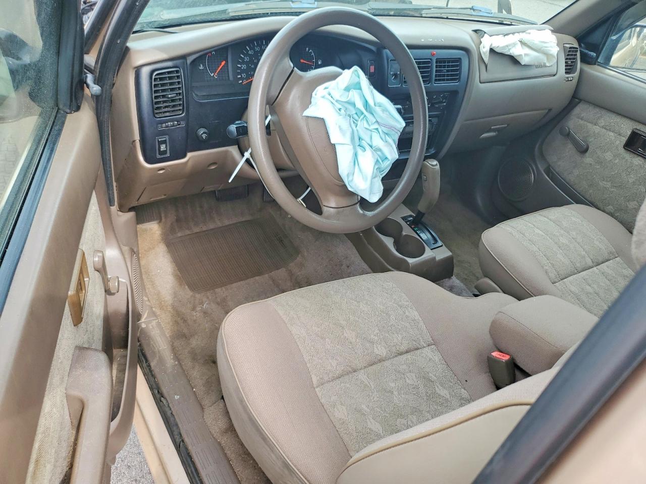 2000 Toyota Tacoma VIN 4TASM92N3YZ614893 photo 8