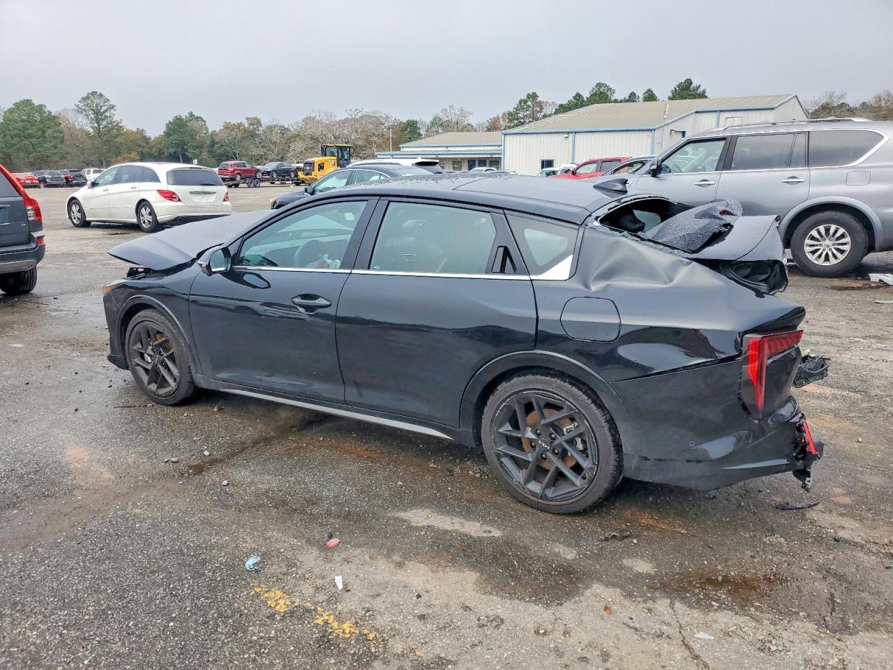 2025 KIA All other VIN 3KPFW4DC2SE184484 photo 2