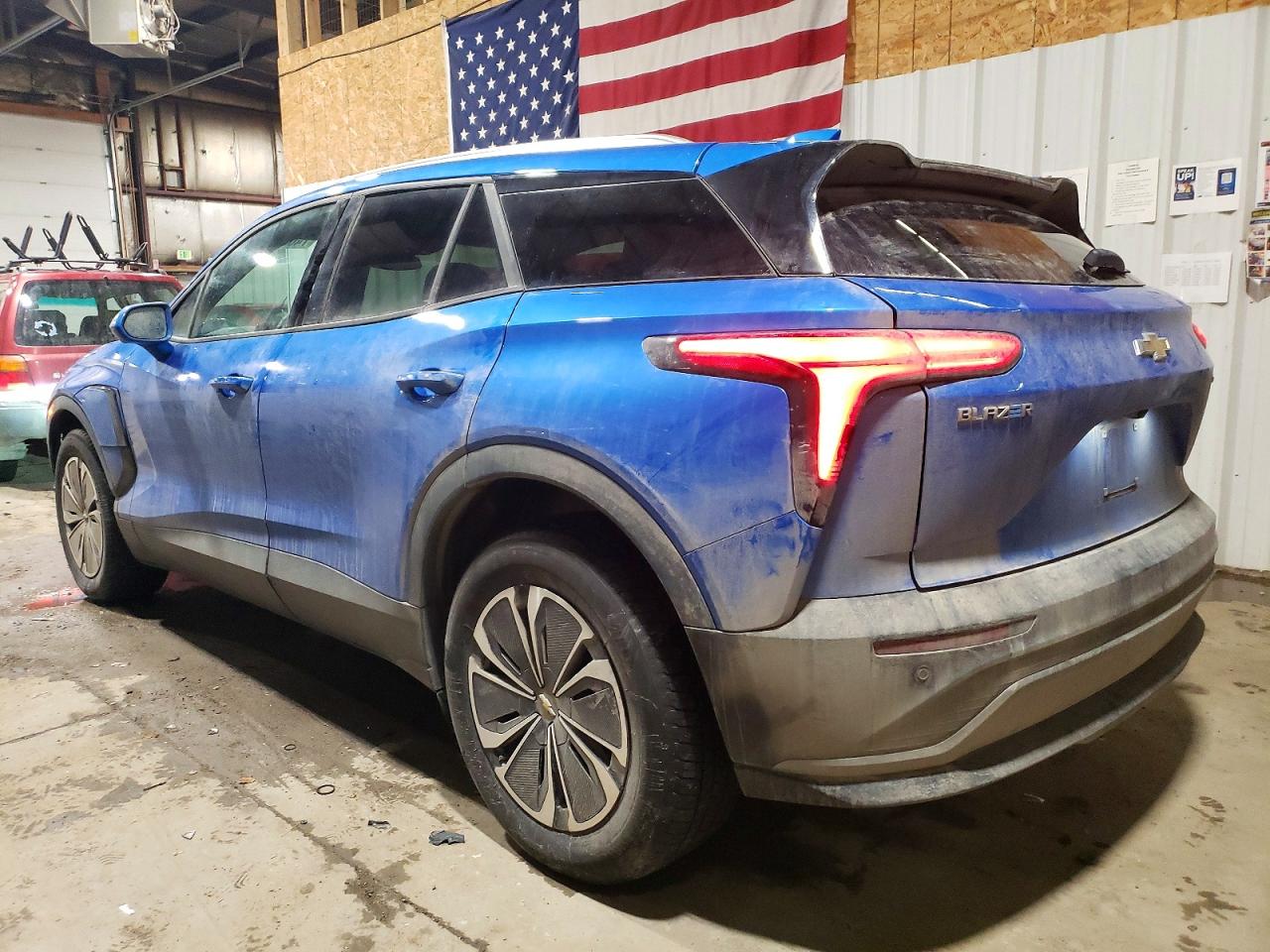 2024 Chevrolet Blazer VIN 3GNKDBRJ1RS220314 photo 2