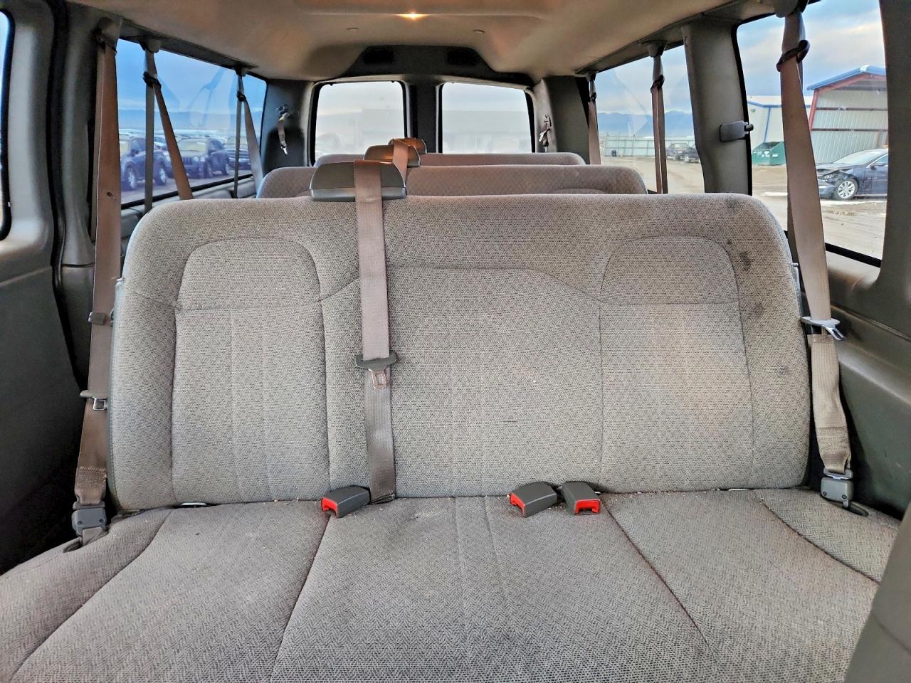 2017 Chevrolet Express VIN 1GAZGPFG0H1275320 photo 10