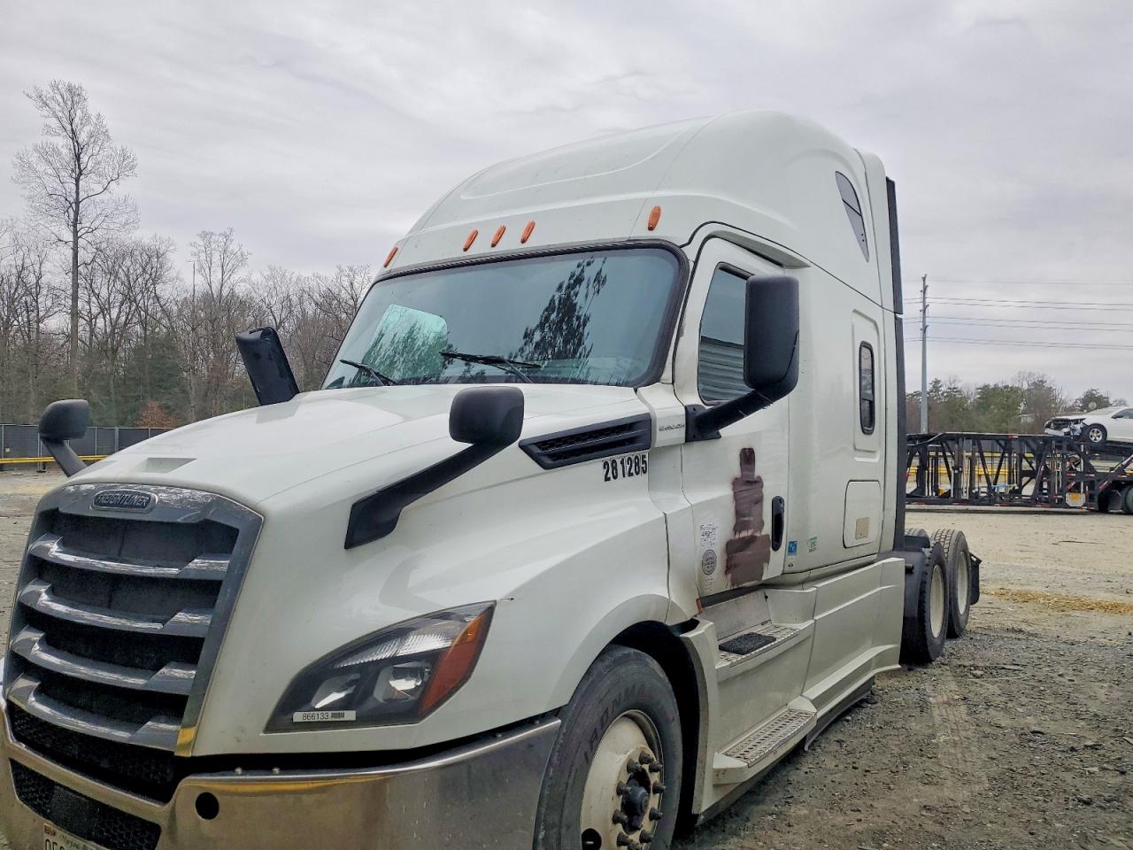 2019 FREIGHTLINER All other VIN 1FUJHHDR4KLKU9397 photo 2