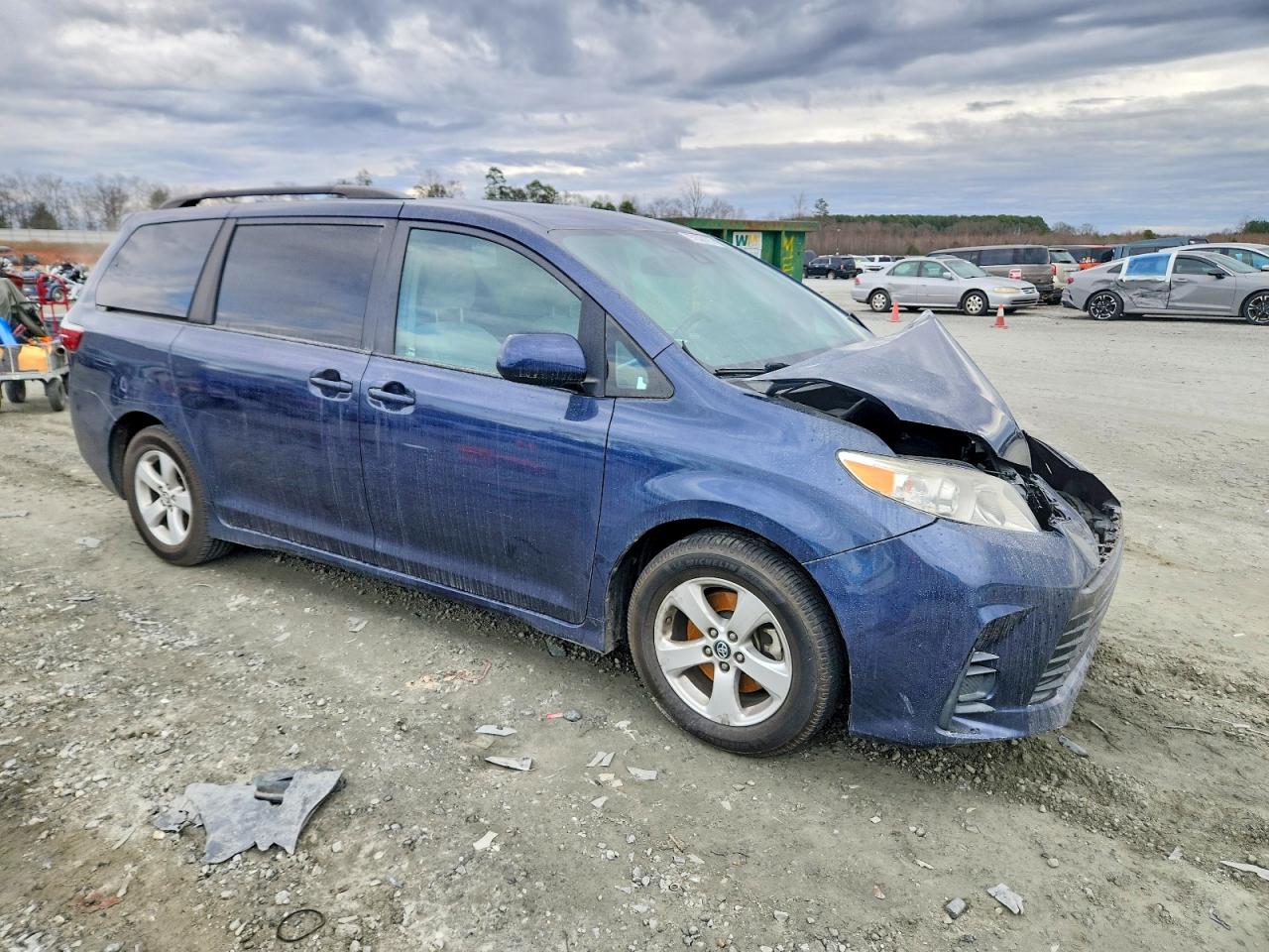 2018 Toyota All models VIN 5TDKZ3DC0JS945758 photo 4