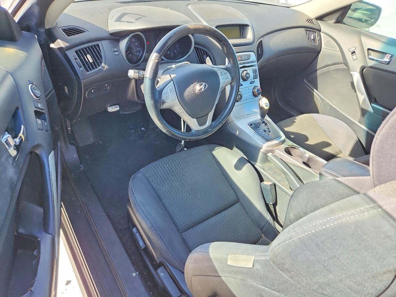 2010 Hyundai Genesis VIN KMHHT6KD5AU009988 photo 8