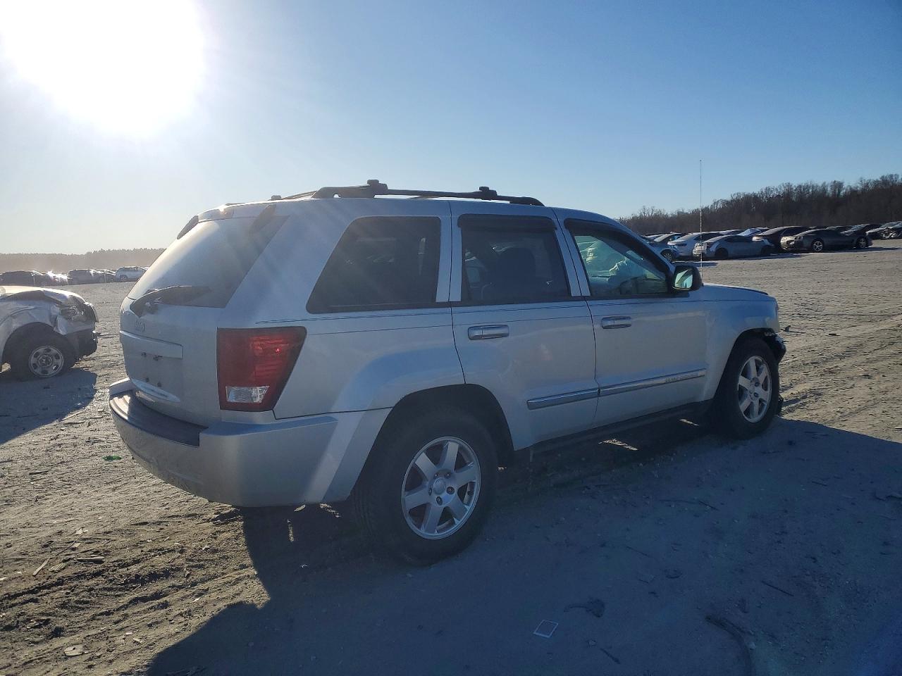 2010 Jeep Cherokee VIN 1J4PR4GK9AC116939 photo 3