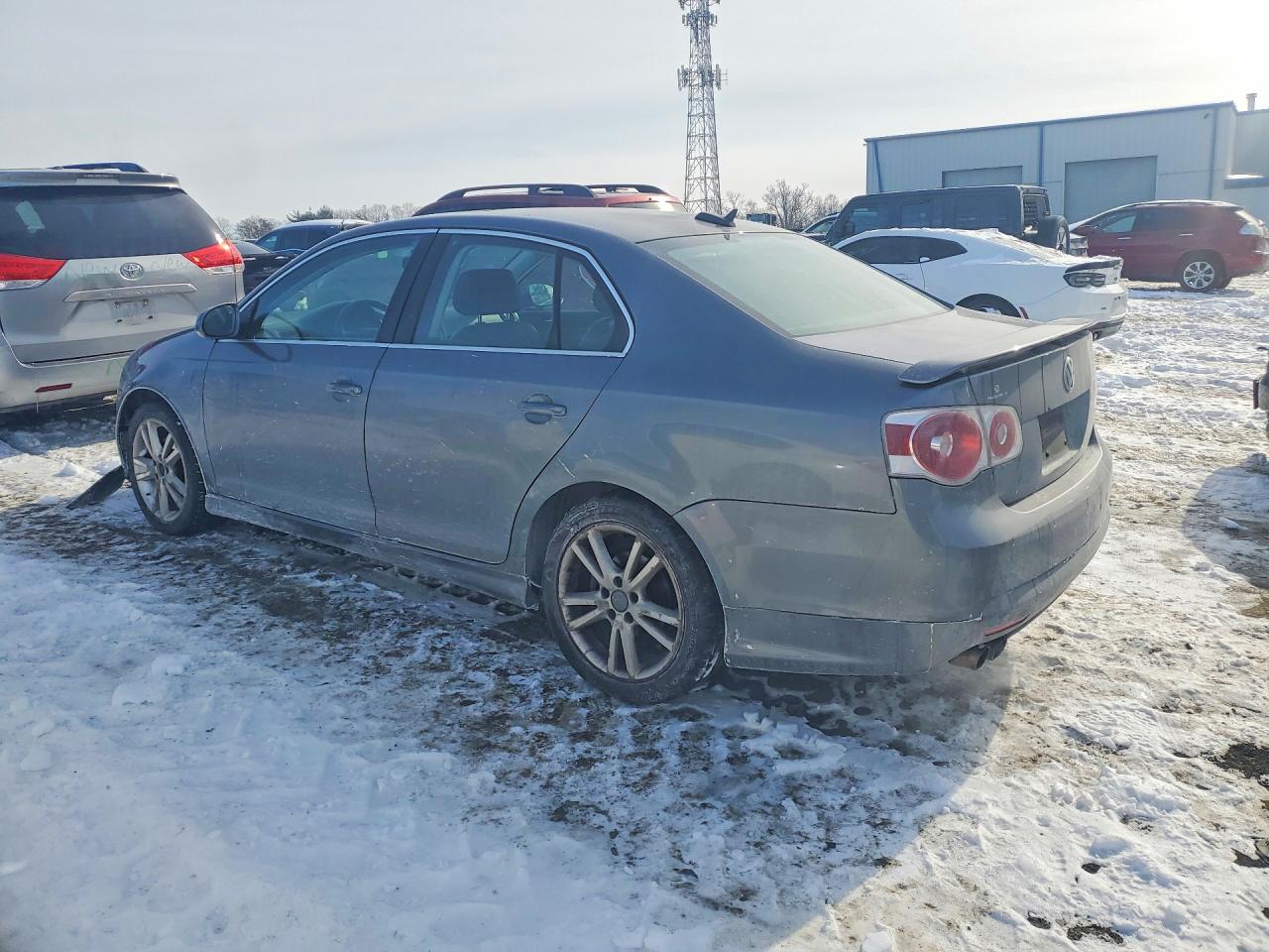 2005 Volkswagen Jetta VIN 3VWDF71K35M646790 photo 2