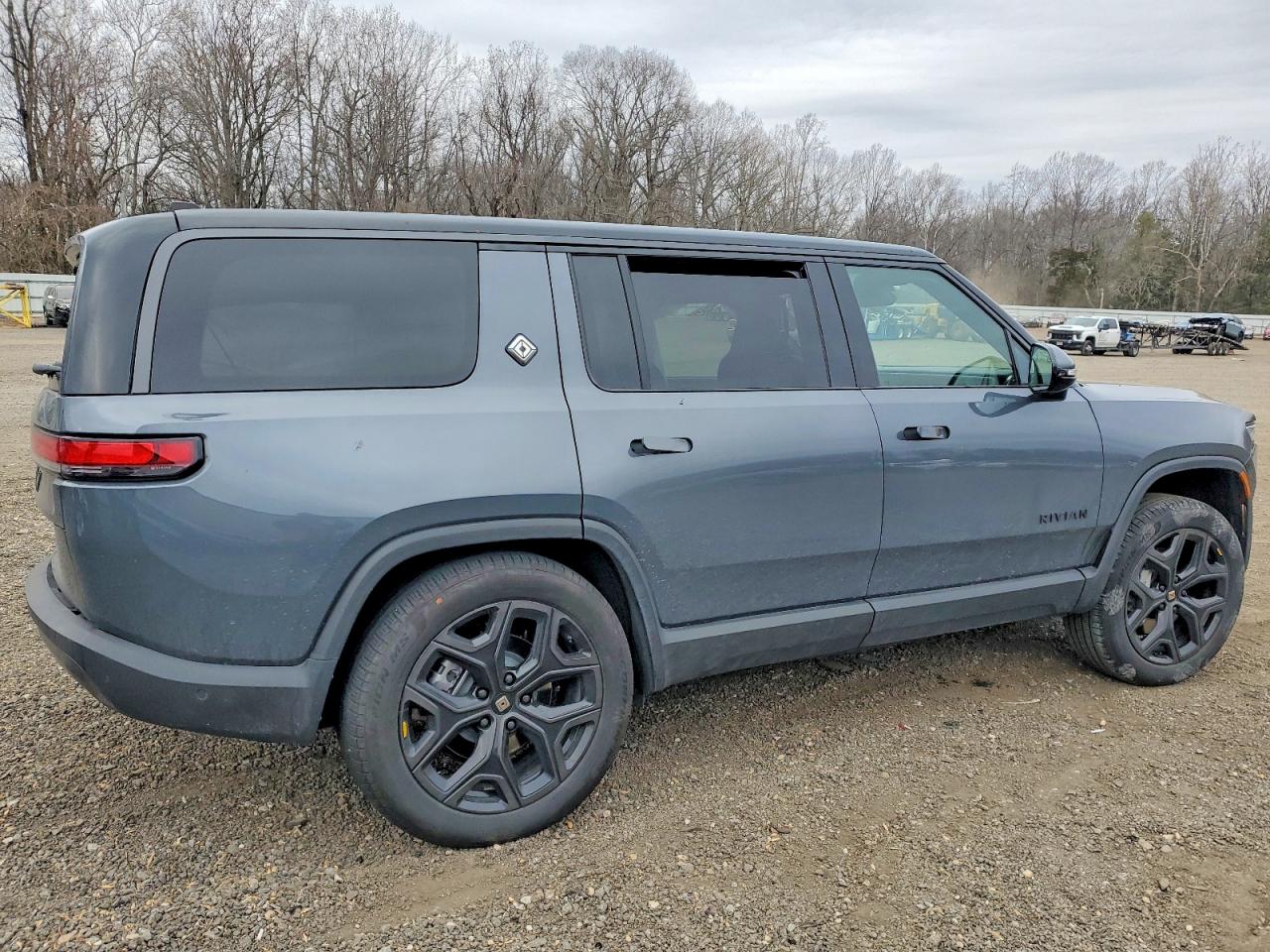2025 Rivian Ris VIN 7PDSGBBA4SN073036 photo 3
