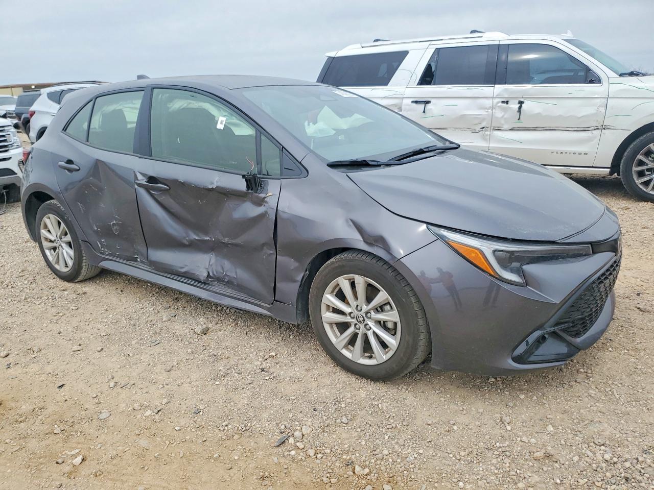 2025 Corolla VIN JTND4MBE2S3248687 photo 4