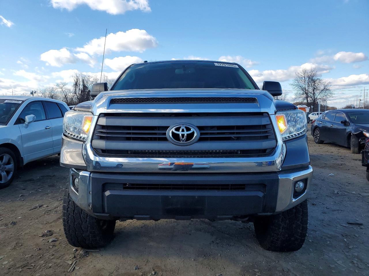 2015 Toyota Tundra VIN 5TFDY5F11FX483635 photo 5