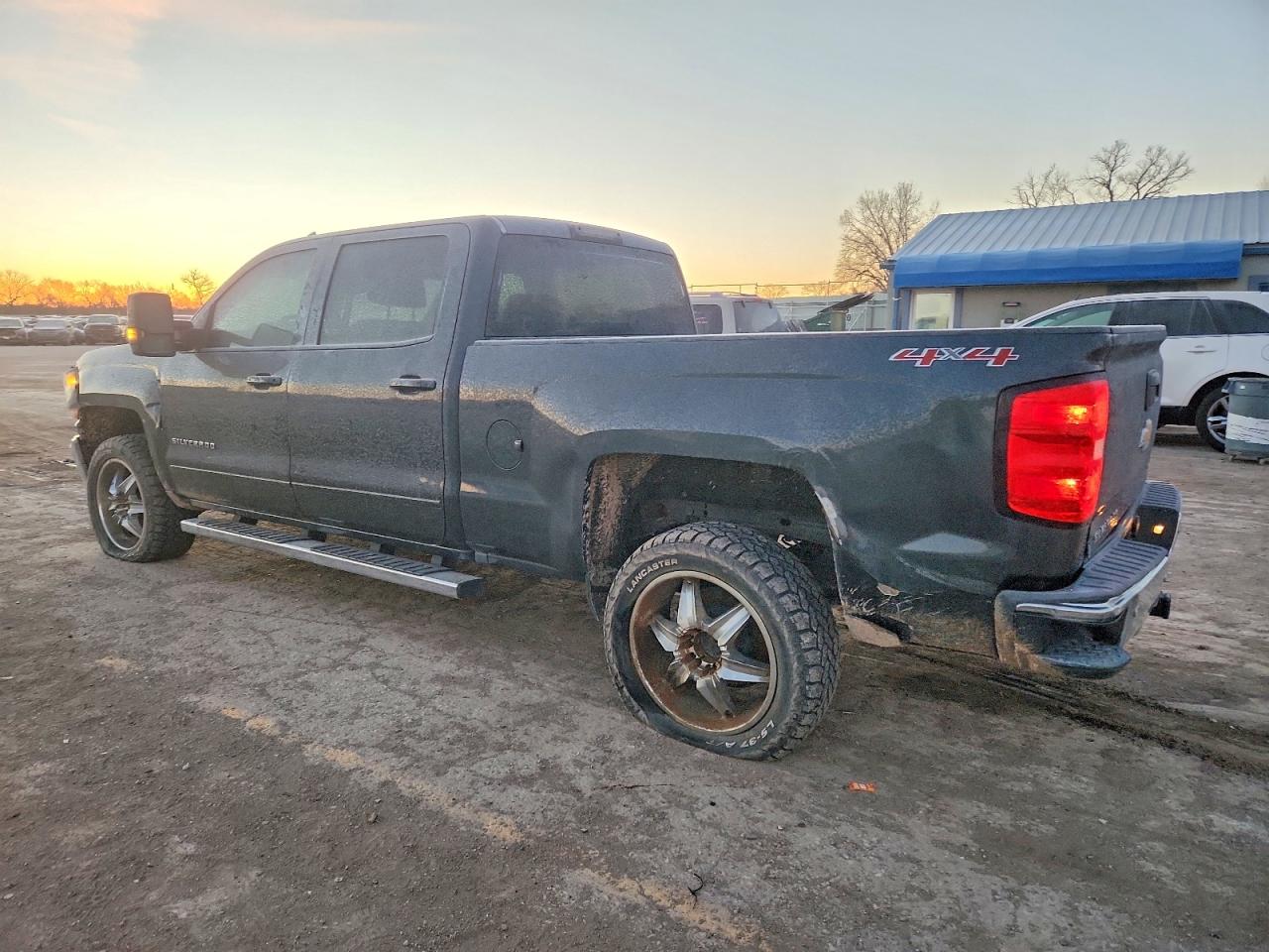 2017 CHEV All models VIN 3GCUKREC8HG413665 photo 2