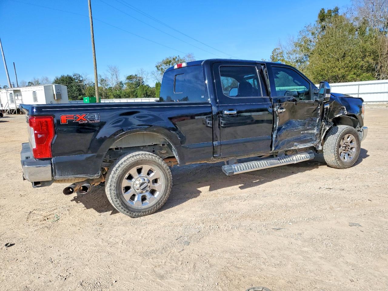 2017 Ford F350 VIN 1FT8W3BT2HEF31757 photo 3