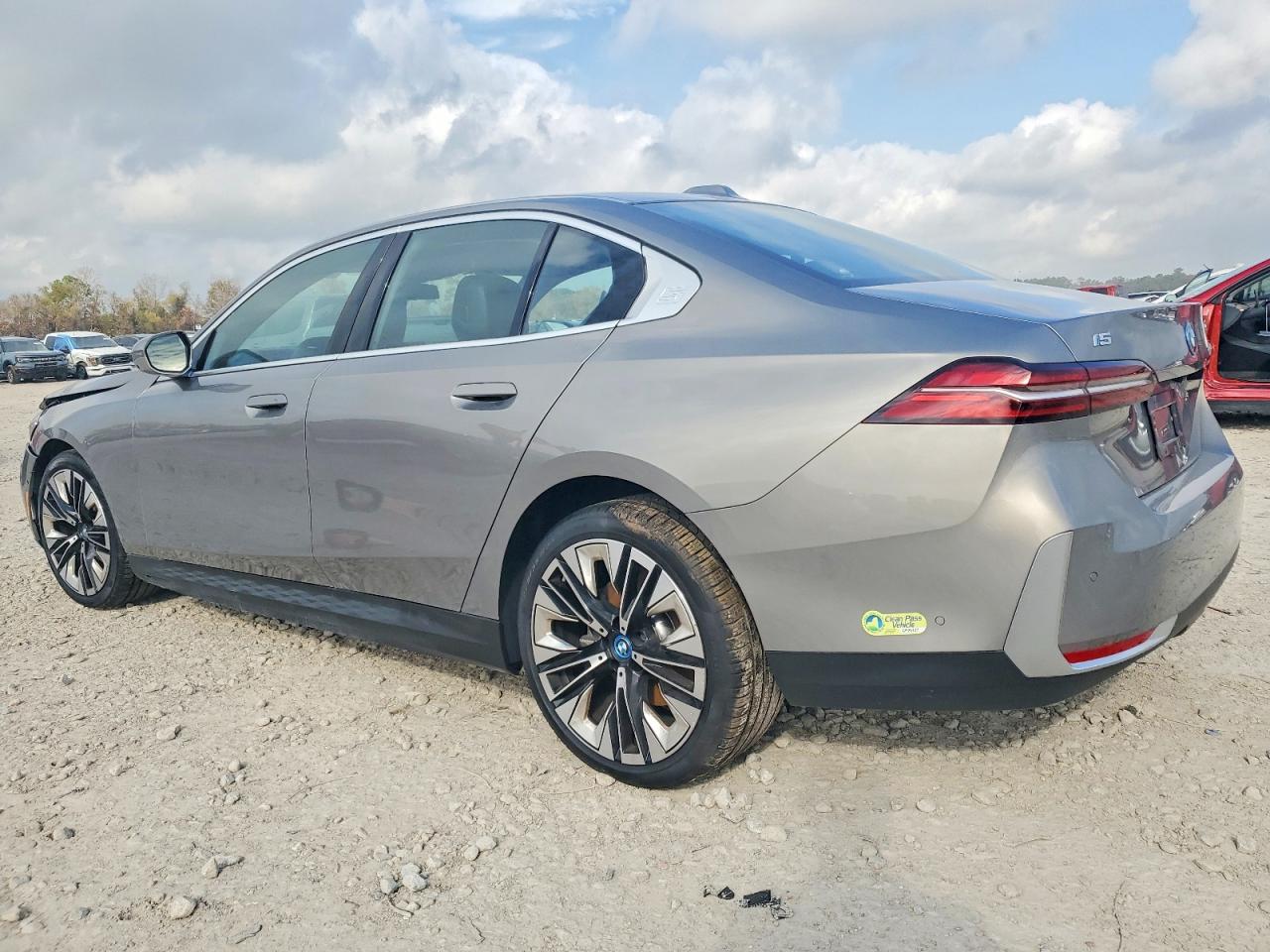 2025 BMW I5 xdrive VIN WBY13HG09SCT34897 photo 2