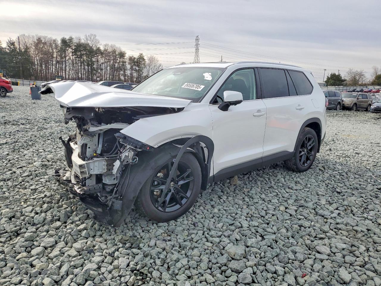 2025 Toyota Grand Highlander VIN 5TDAAAB53SS082189 photo 1