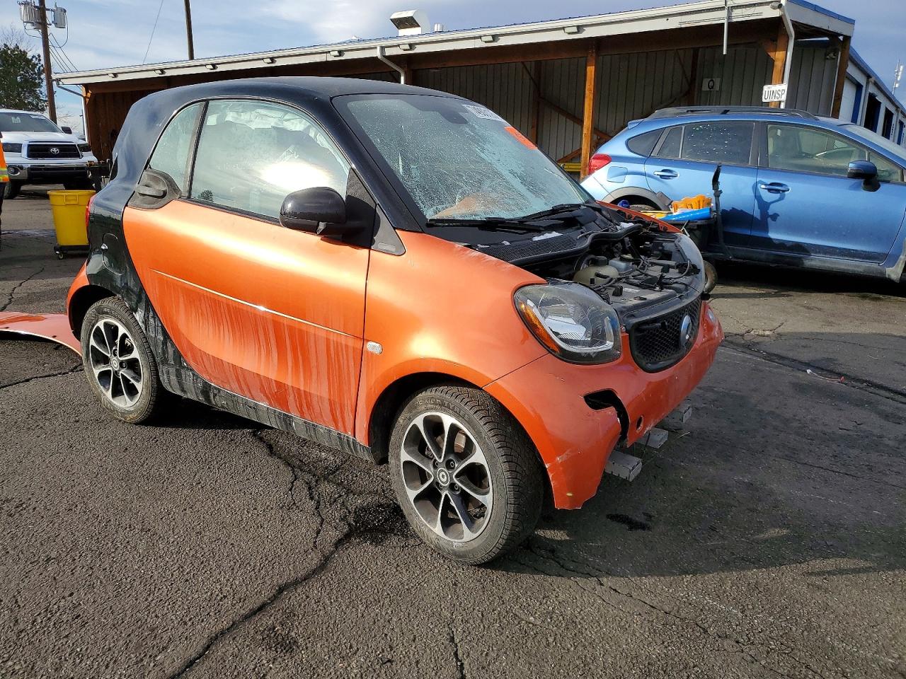 2016 SMART Fortwo VIN WMEFJ5DA1GK068671 photo 4