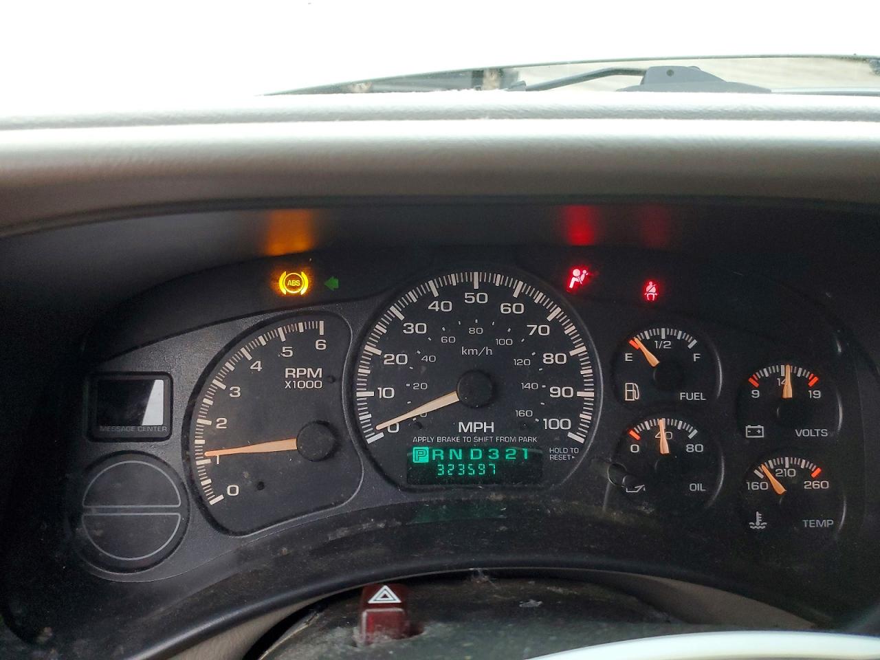 2000 GMC Yukon VIN 3GKFK16T1YG139965 photo 9