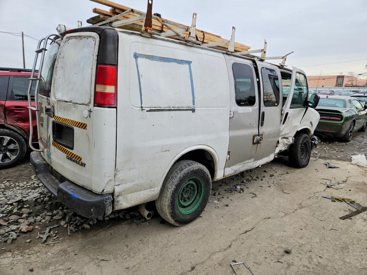 2005 CHEV Express VIN 1GCGG25V351237660 photo 3