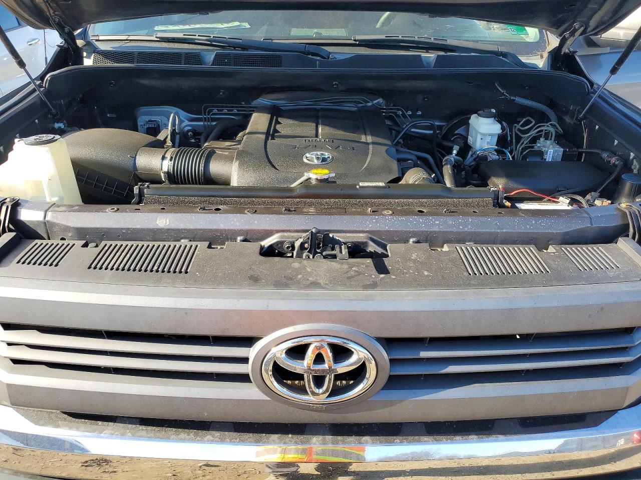 2015 Toyota Tundra VIN 5TFDY5F11FX483635 photo 11