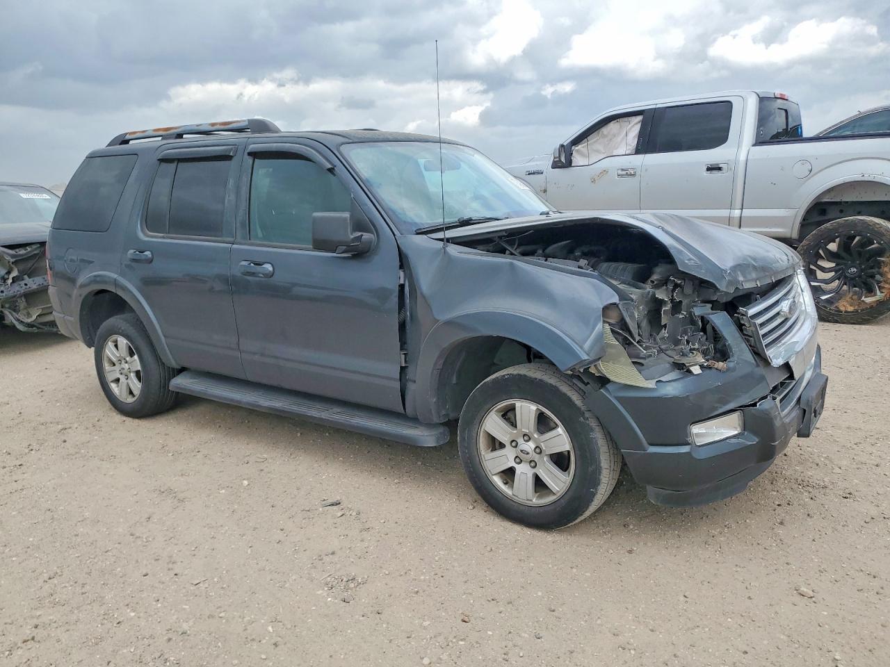 2009 Ford Explorer VIN 1FMEU63E29UA21017 photo 4